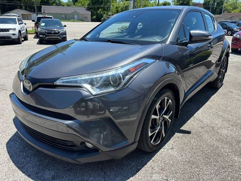 Used 2018 Toyota C-HR XLE FWD image 6