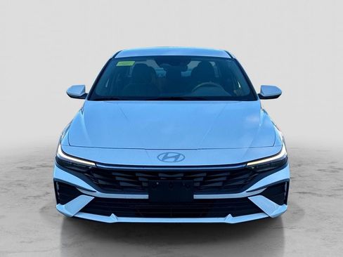 Used 2024 Hyundai Elantra SEL FWD image 2
