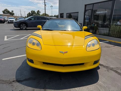 Used 2007 Chevrolet Corvette Convertible w/ Preferred Equipment Group RWD image 2
