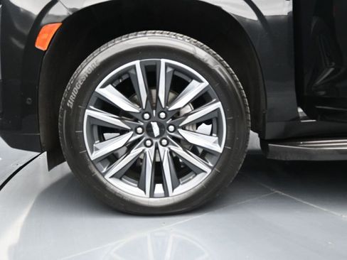 Used 2023 Cadillac Escalade ESV Sport AWD/4WD image 32