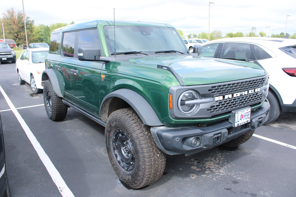 Used 2025 Ford Bronco Badlands AWD/4WD image 3