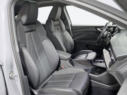 Used 2022 Audi Q4 e-tron Premium Plus image 26