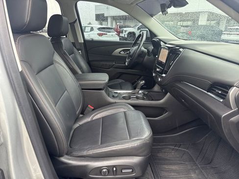 Used 2020 Chevrolet Traverse RS w/ LPO, Floor Liner Package AWD/4WD image 10