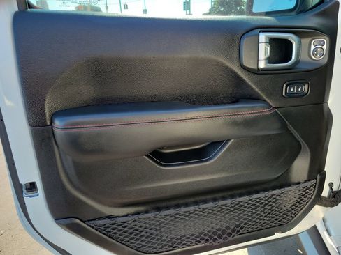 Used 2019 Jeep Wrangler Unlimited Rubicon AWD/4WD image 6
