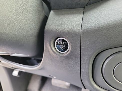 Used 2024 Nissan Frontier SL w/ Technology Package image 22