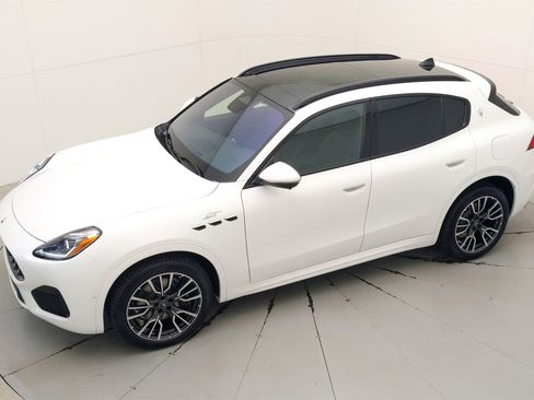 Used 2024 Maserati Grecale GT image 24