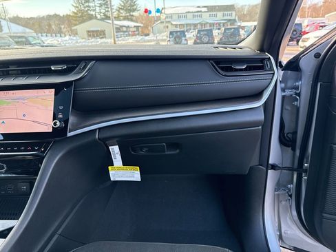 New 2026 Jeep Grand Cherokee Laredo image 29