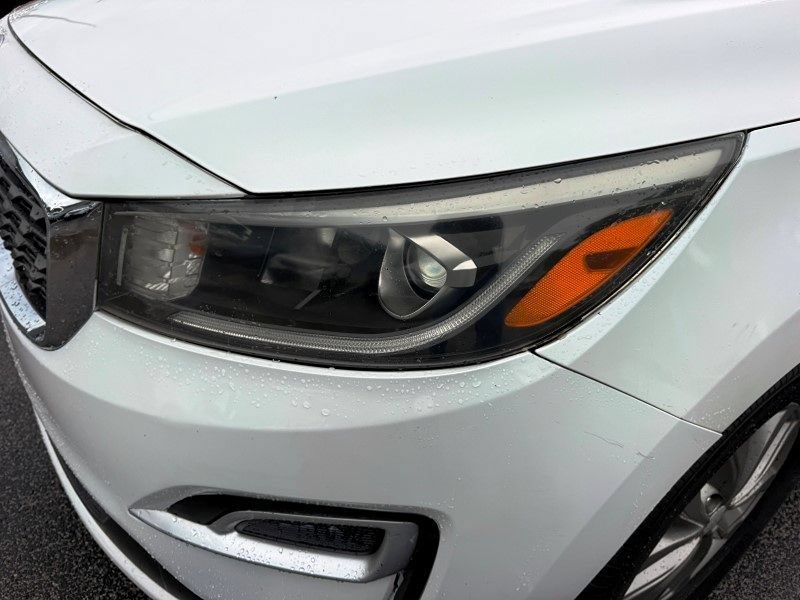 Used 2019 Kia Sedona LX FWD image 11
