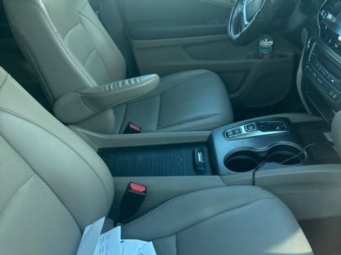 Used 2023 Honda Ridgeline RTL-E image 10