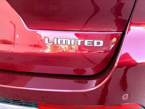 Used 2025 Jeep Grand Cherokee L Limited RWD image 8