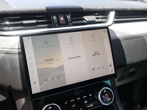 Used 2023 Jaguar F-PACE SVR AWD/4WD image 17