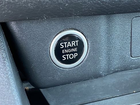 Certified 2023 Nissan Rogue S image 27