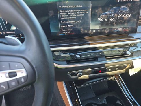 Used 2025 BMW X5 xDrive40i w/ Climate Comfort Package image 19