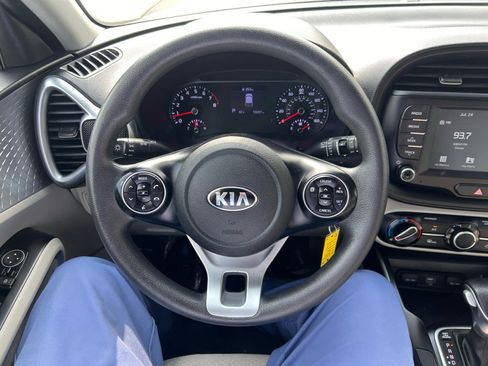 Used 2020 Kia Soul LX FWD image 15