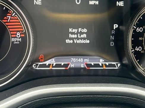 Used 2017 Jeep Cherokee Trailhawk AWD/4WD image 16