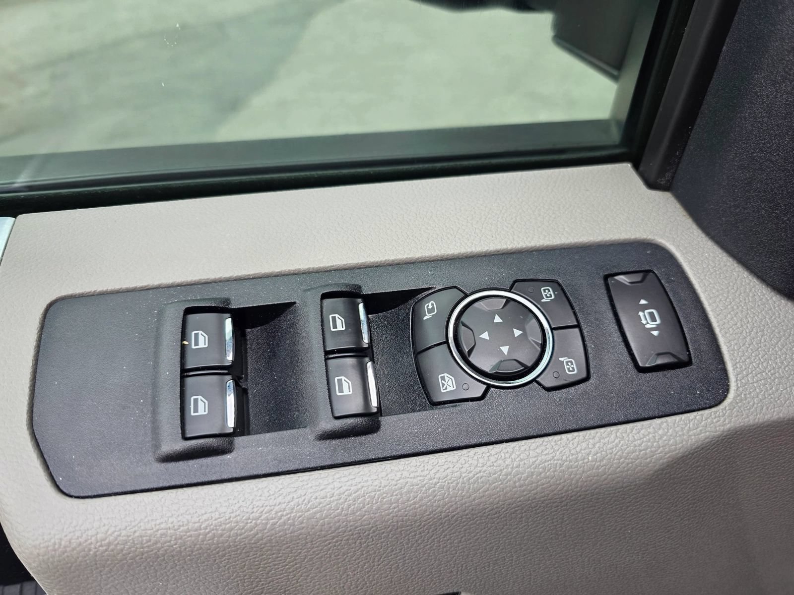Used 2020 Ford F250 XLT w/ XLT Value Package AWD/4WD image 24
