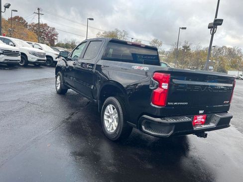 Used 2025 Chevrolet Silverado 1500 RST image 3