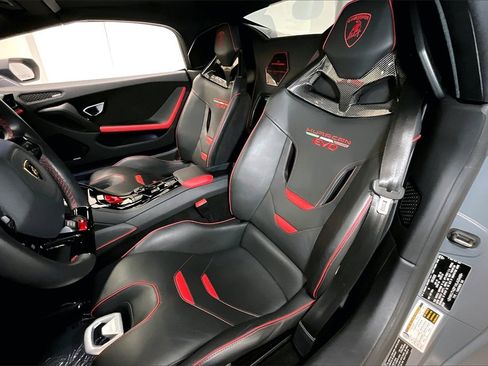 Used 2022 Lamborghini Huracan EVO image 27