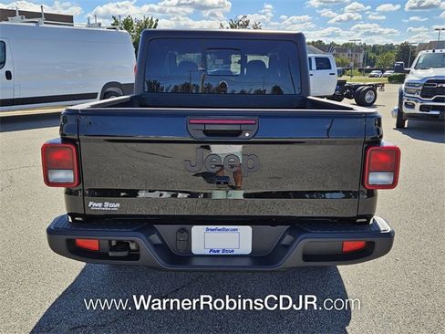 New 2025 Jeep Gladiator Sport image 10