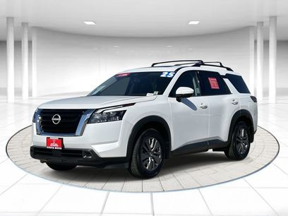 Used 2025 Nissan Pathfinder SV w/ SV Premium Package