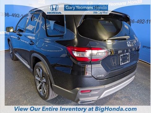 Certified 2025 Honda Pilot Elite image 9