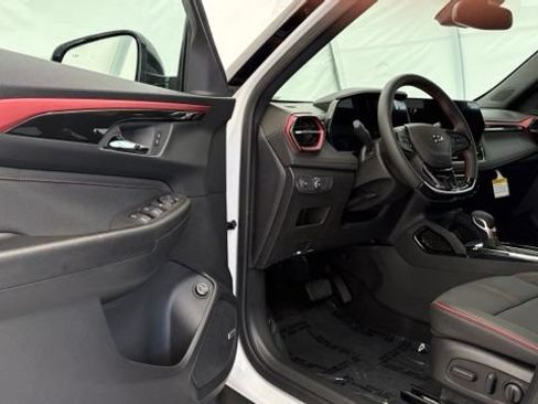 New 2026 Chevrolet TrailBlazer RS w/ Convenience Package AWD/4WD image 32