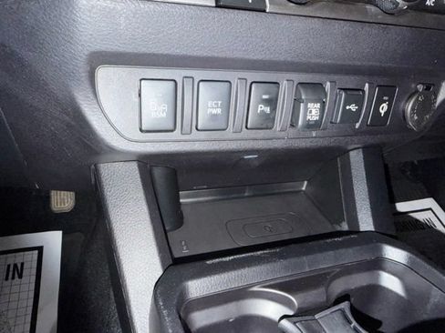 Used 2021 Toyota Tacoma Limited AWD/4WD image 39
