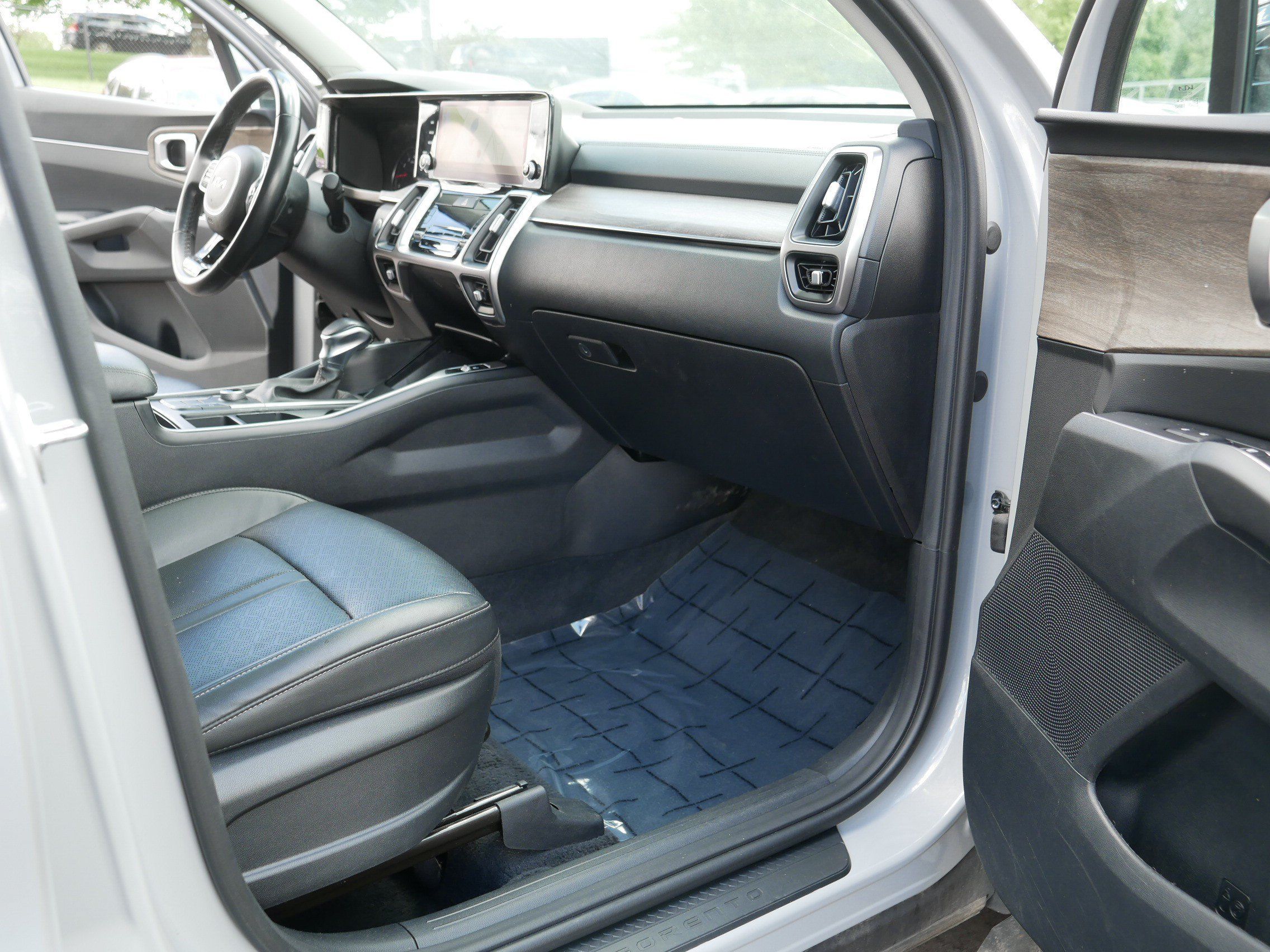 Used 2023 Kia Sorento S w/ Panoramic Sunroof Package AWD/4WD image 20