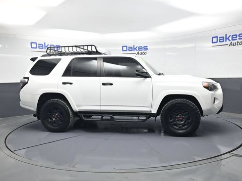 Used 2021 Toyota 4Runner Venture w/ Moonroof Package AWD/4WD image 8