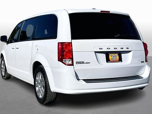 Used 2018 Dodge Grand Caravan SE w/ UConnect Hands-Free Group image 11