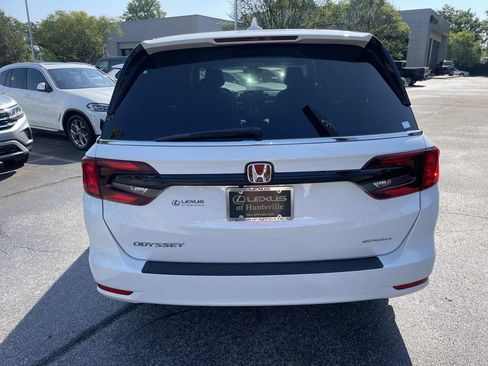 Used 2024 Honda Odyssey Sport image 3