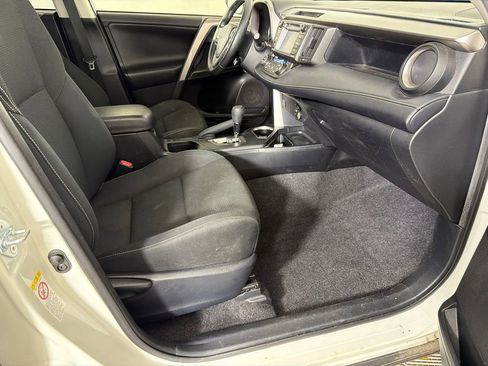 Used 2018 Toyota RAV4 XLE FWD image 14