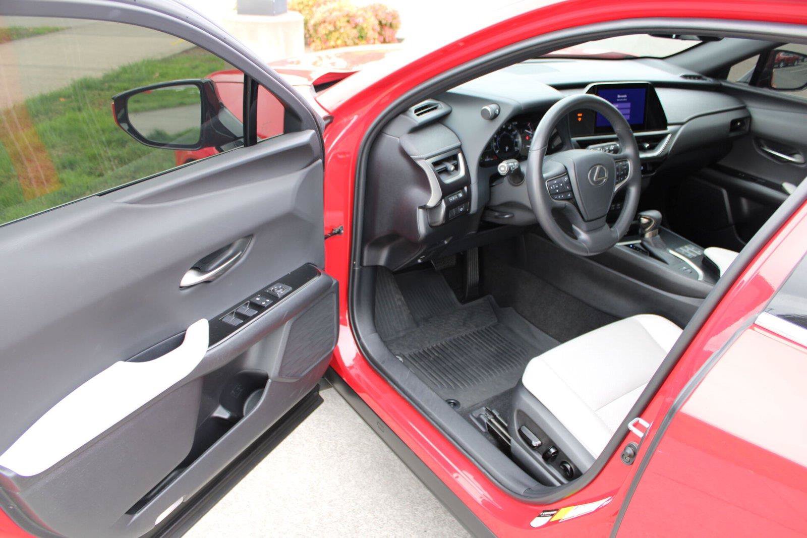 Used 2024 Lexus UX 250h F Sport AWD/4WD image 19