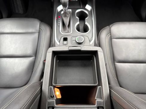 Used 2023 Chevrolet Traverse LT AWD/4WD image 23