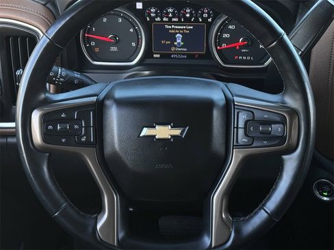 Used 2023 Chevrolet Silverado 3500 High Country image 16