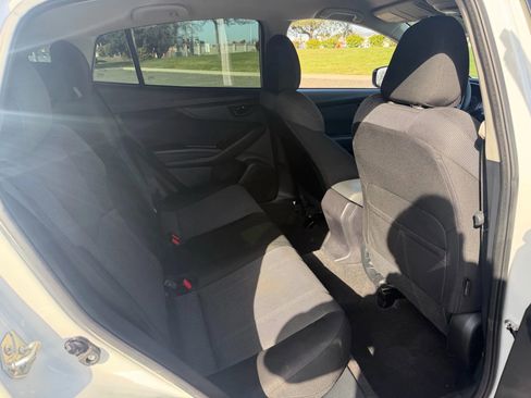 Used 2017 Subaru Impreza 2.0i Premium image 16