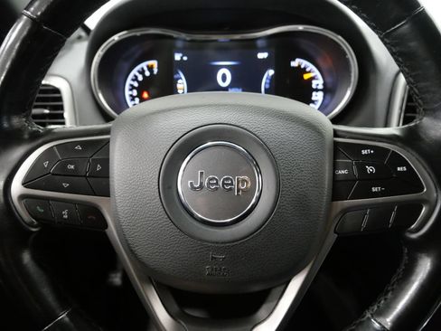 Used 2021 Jeep Grand Cherokee Laredo AWD/4WD image 16