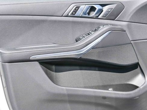 Used 2022 BMW X5 xDrive40i w/ Premium Package image 24