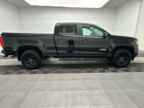 Certified 2022 Chevrolet Colorado Z71 w/ Z71 Midnight Edition AWD/4WD image 8