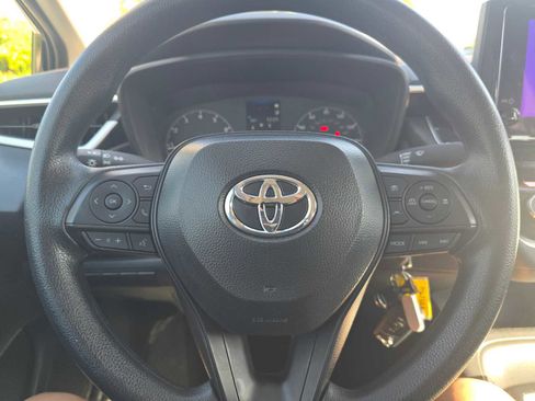 Certified 2025 Toyota Corolla LE image 24