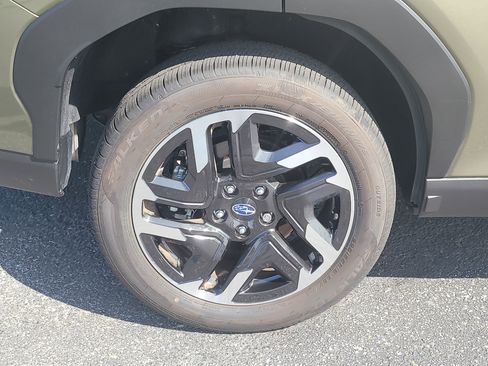 Used 2025 Subaru Forester Limited w/ Popular Package #2 AWD/4WD image 9