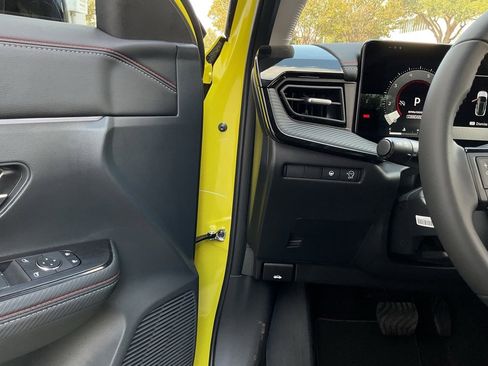 New 2026 Nissan Kicks SR image 24