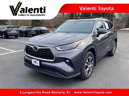Used 2023 Toyota Highlander XLE image 1
