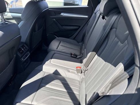 Used 2025 Audi Q5 2.0T Premium image 16