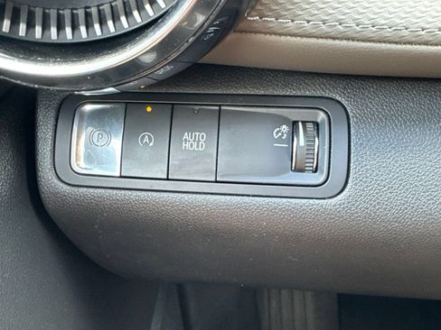 Used 2025 Chevrolet Equinox LT w/ Convenience Package II FWD image 23