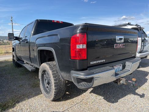 Used 2016 GMC Sierra 2500 SLE AWD/4WD image 2