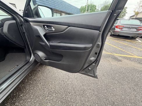 Used 2014 Nissan Rogue SV w/ SV Premium Package image 18