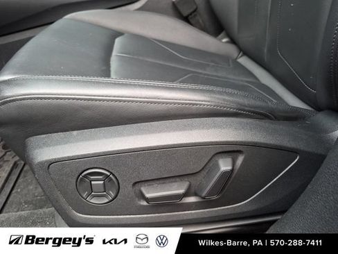 Used 2024 Audi Q3 2.0T Premium AWD/4WD image 13