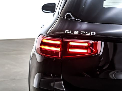 Certified 2025 Mercedes-Benz GLB 250 image 16