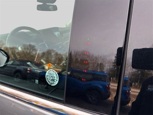 Used 2024 Ford Expedition XLT image 4